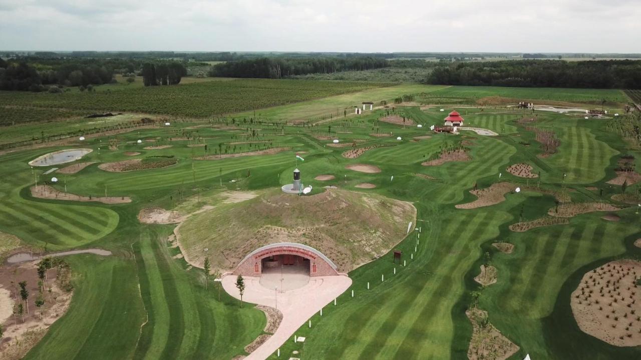 Hotel Club Tisza Lakitelek Kültér fotó