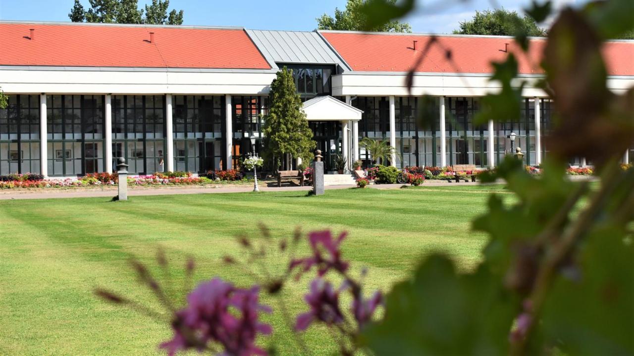 Hotel Club Tisza Lakitelek Kültér fotó